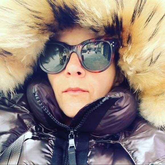 Meet your Posher, Iris - Picture 8 of 9